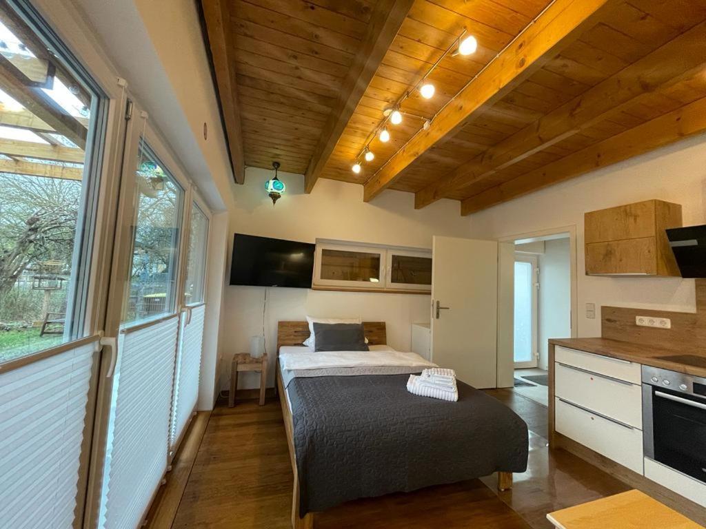 Ferienwohnung Im Stadtzentrum Von Bernau - Komfortable Wohnung Mit 2 Zimmern, Bad, Spuelmaschine, Waschmaschine, Komplette Kueche, Wlan, Terrasse, Ruhige Lage แบร์เนา ไบ เบอร์ลิน ภายนอก รูปภาพ