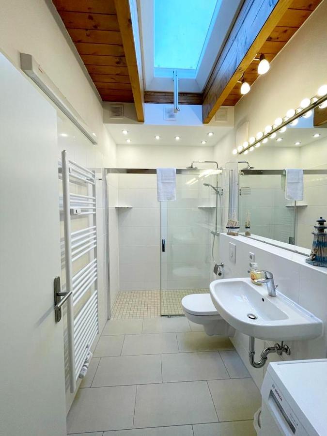 Ferienwohnung Im Stadtzentrum Von Bernau - Komfortable Wohnung Mit 2 Zimmern, Bad, Spuelmaschine, Waschmaschine, Komplette Kueche, Wlan, Terrasse, Ruhige Lage แบร์เนา ไบ เบอร์ลิน ภายนอก รูปภาพ