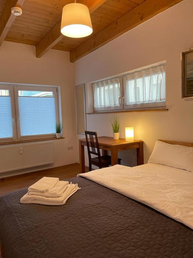 Ferienwohnung Im Stadtzentrum Von Bernau - Komfortable Wohnung Mit 2 Zimmern, Bad, Spuelmaschine, Waschmaschine, Komplette Kueche, Wlan, Terrasse, Ruhige Lage แบร์เนา ไบ เบอร์ลิน ภายนอก รูปภาพ